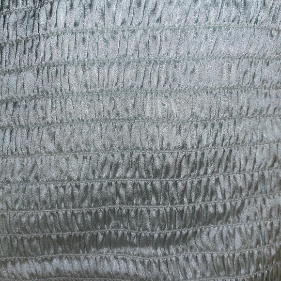 Brand New Hollister Satin Crop Top - Picture 3 of 11